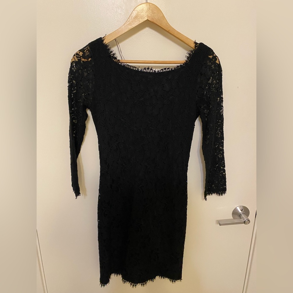 Diane von furstenberg black lace crew neck dress